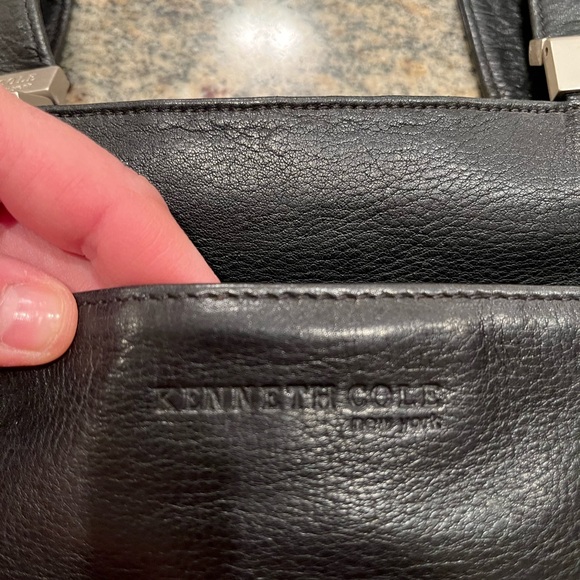 Kenneth Cole New York black leather handbag - Picture 2 of 4